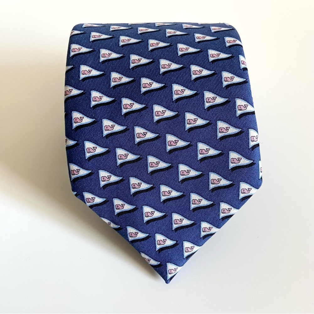 VINEYARD VINES Silk Necktie Navy Blue and Pink Whales Tied to a Cause Sea Splash